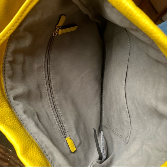 vince camuto yellow leather bucket bag wave design NWT sulfur Nordstrom purse - Picture 7 of 7